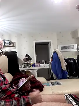 Snapshot of Florent1307 chatting on February 23, 2026, 9:45 pm Florent1307 online show from February 23, 2026, 9:45 pm