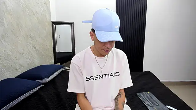 Mick-lollipop online show from February 24, 2026, 7:23 pm