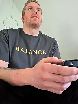 Snapshot of HotCouple1995xx chatting on February 24, 2026, 10:02 am HotCouple1995xx online show from February 24, 2026, 10:02 am