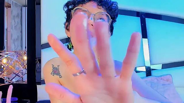 Calioperoux online show from March 5, 2026, 10:28 pm