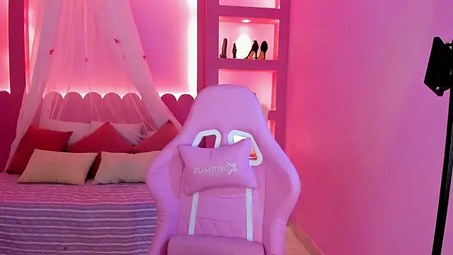 Holy Lux online show from February 27, 2026, 11:10 am