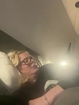 Snapshot of Amelie_BlondeXX chatting on March 2, 2026, 10:22 am Amelie BlondeXX online show from March 2, 2026, 10:22 am