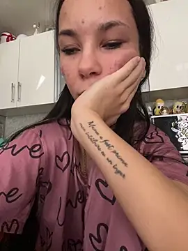 Snapshot of mariaalexandraf chatting on March 2, 2026, 10:33 am mariaalexandraf online show from March 2, 2026, 10:33 am