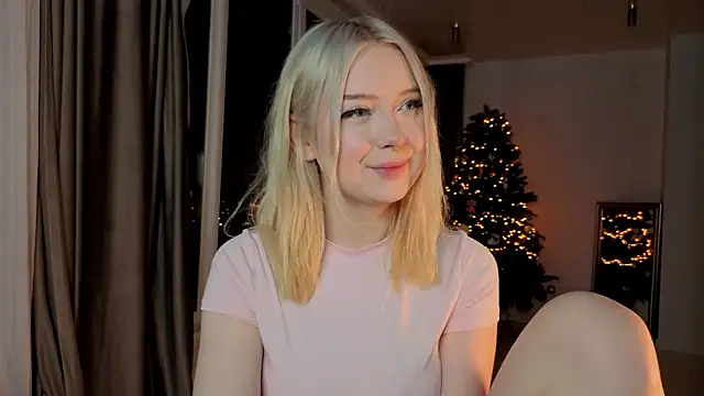 Snapshot of ChristinBland chatting on February 27, 2026, 7:47 pm ChristinBland online show from February 27, 2026, 7:47 pm