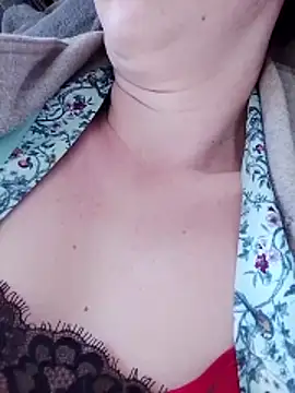 Snapshot of lily2022 chatting on February 27, 2026, 7:52 am lily2022 online show from February 27, 2026, 7:52 am