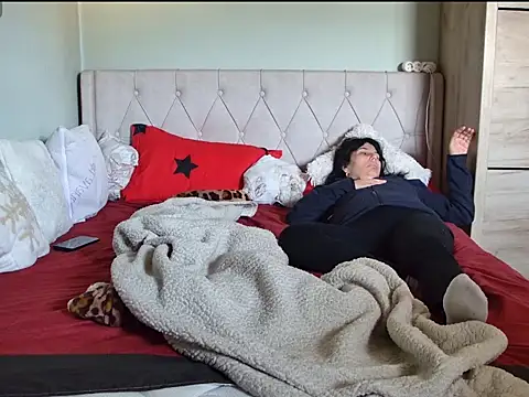 Snapshot of tess1980 chatting on March 3, 2026, 8:42 am tess1980 online show from March 3, 2026, 8:42 am