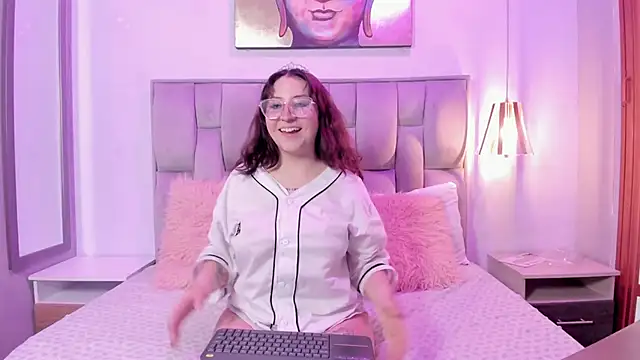 Maddie-LesYoux online show from February 27, 2026, 12:38 pm