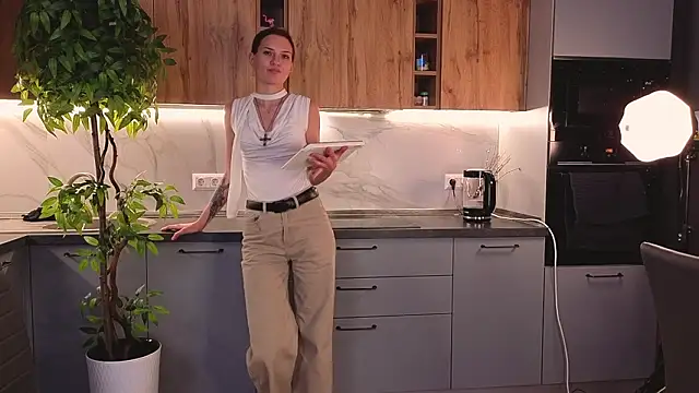 Snapshot of BritneySwiss chatting on March 3, 2026, 7:53 pm BritneySwiss online show from March 3, 2026, 7:53 pm