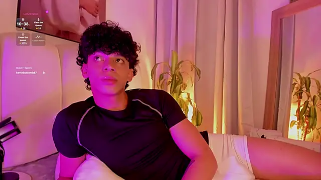 Snapshot of TaylerWhitelll chatting on March 4, 2026, 1:55 am TaylerWhitelll online show from March 4, 2026, 1:55 am