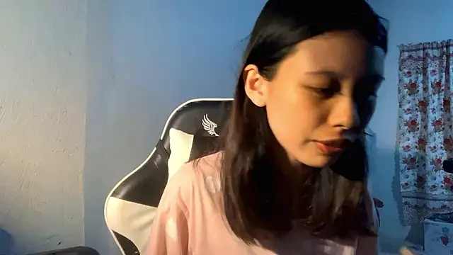 HenrietteRoses online show from March 7, 2026, 3:31 pm