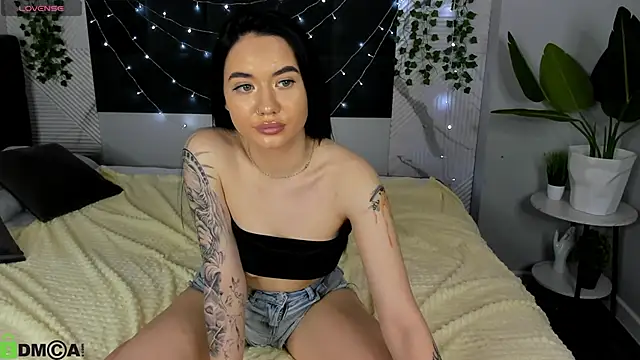 Snapshot of L1llian_Lee chatting on March 4, 2026, 11:38 am L1llian Lee online show from March 4, 2026, 11:38 am