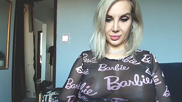 SexyQueenNina online show from January 18, 2026, 10:30 am