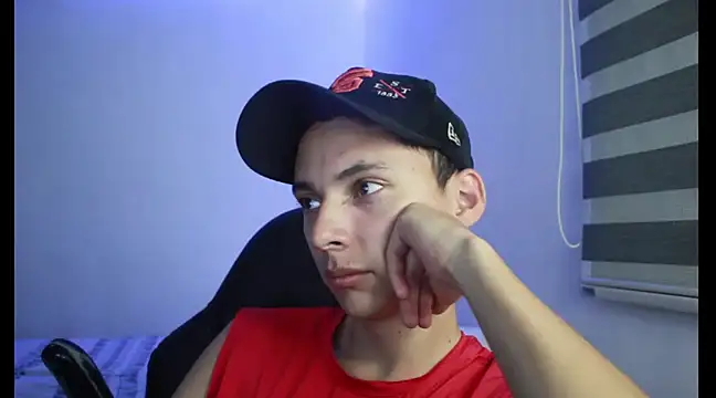 archi love online show from March 11, 2025, 7:04 am