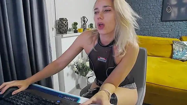 Angelface4you online show from February 13, 2026, 8:38 pm