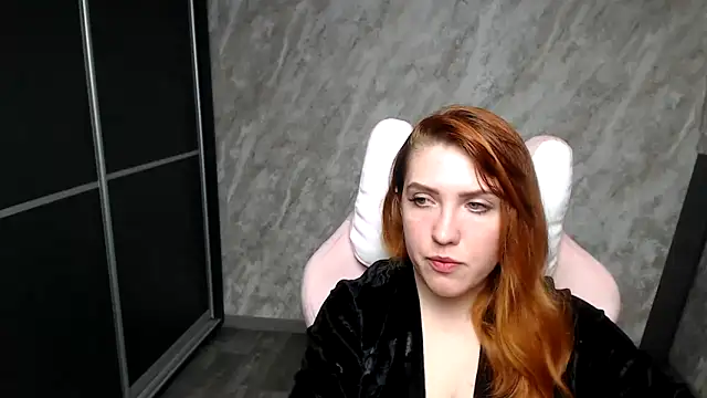 Reginasmilee online show from February 24, 2026, 2:26 pm