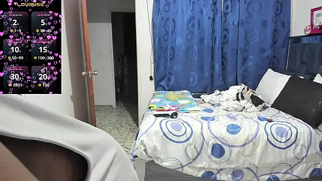 LupeAdams online show from October 7, 2025, 4:31 am