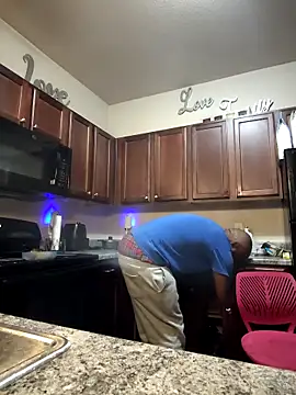 Snapshot of BigHunchoDick chatting on February 18, 2026, 3:35 am BigHunchoDick online show from February 18, 2026, 3:35 am