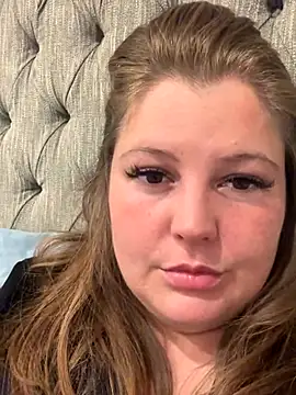 Snapshot of BootyLola chatting on October 10, 2025, 8:19 pm BootyLola online show from October 10, 2025, 8:19 pm