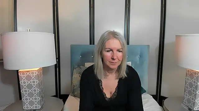 Snapshot of EricaTop chatting on February 4, 2026, 6:58 pm EricaTop online show from February 4, 2026, 6:58 pm