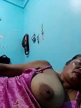 Snapshot of sexylizzy4u chatting on February 28, 2026, 6:09 pm sexylizzy4u online show from February 28, 2026, 6:09 pm