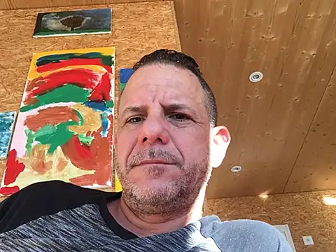 maxymloli online show from December 15, 2024, 9:24 am