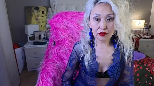 RoxalanaStar online show from February 18, 2026, 11:11 pm