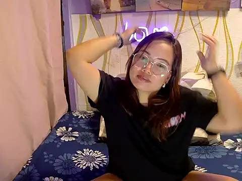 BURBERRY69 online show from February 9, 2026, 1:48 pm