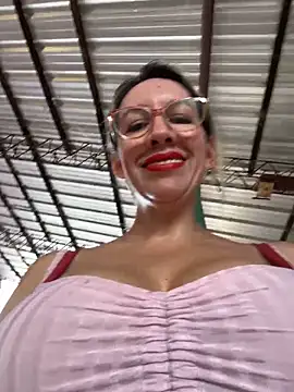 Gatitacarlita online show from December 21, 2025, 3:08 pm