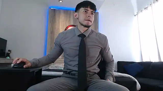 Andrew 4  online show from February 20, 2025, 6:35 pm