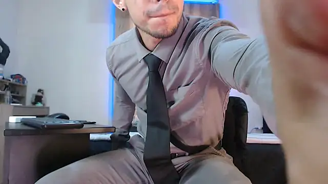 Andrew 4  online show from March 8, 2025, 3:06 am