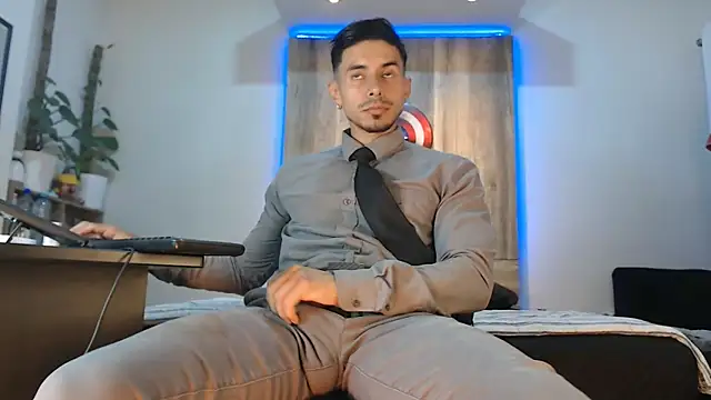 Andrew 4  online show from February 24, 2026, 4:32 am