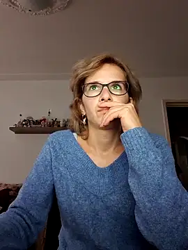 SexxyLety online show from December 3, 2025, 11:41 am