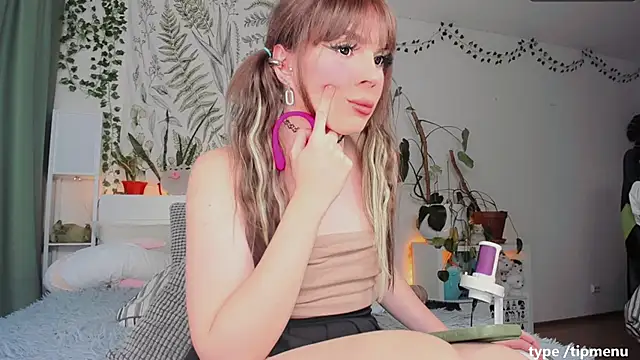 Snapshot of sierra_diamond chatting on January 25, 2025, 12:47 pm sierra diamond online show from January 25, 2025, 12:47 pm