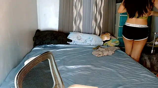 SweetLilly 18 online show from February 20, 2026, 2:41 am