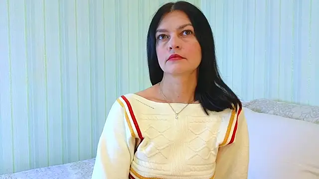 Snapshot of _Lily_ chatting on December 3, 2025, 8:12 am Lily online show from December 3, 2025, 8:12 am