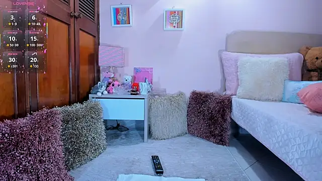 Snapshot of AbrilRussell chatting on March 16, 2025, 9:47 pm AbrilRussell online show from March 16, 2025, 9:47 pm