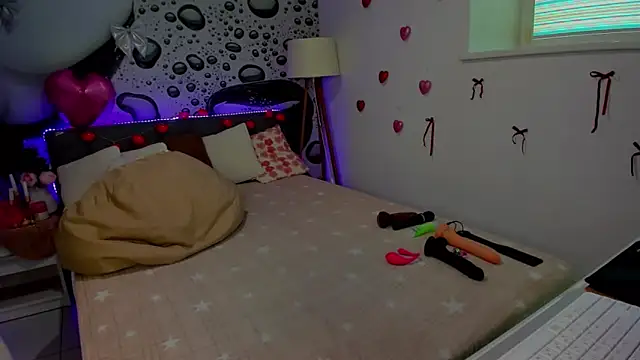 AlmaFancy online show from February 12, 2026, 7:14 am