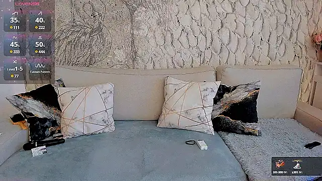 Snapshot of _MarryGirl_ chatting on December 8, 2024, 2:30 pm MarryGirl online show from December 8, 2024, 2:30 pm