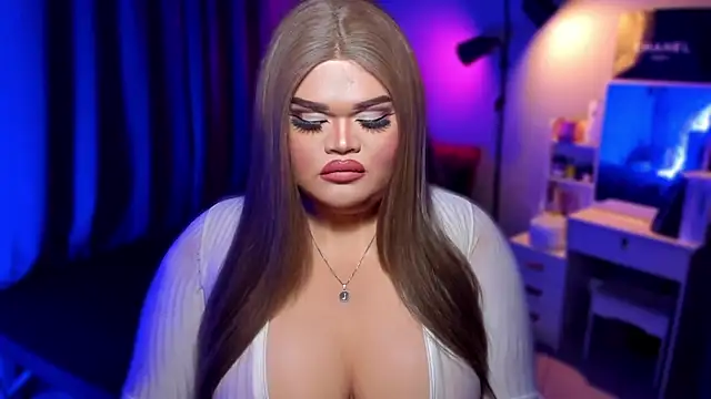 Snapshot of KarolinaThompson chatting on December 8, 2024, 1:13 am KarolinaThompson online show from December 8, 2024, 1:13 am