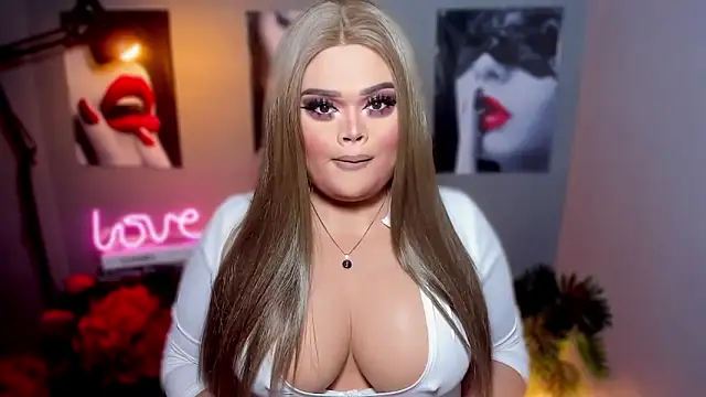 Snapshot of KarolinaThompson chatting on October 11, 2025, 7:29 am KarolinaThompson online show from October 11, 2025, 7:29 am