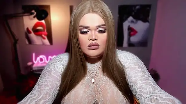 Snapshot of KarolinaThompson chatting on October 21, 2025, 4:57 am KarolinaThompson online show from October 21, 2025, 4:57 am