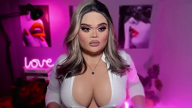 Snapshot of KarolinaThompson chatting on December 16, 2025, 6:51 am KarolinaThompson online show from December 16, 2025, 6:51 am