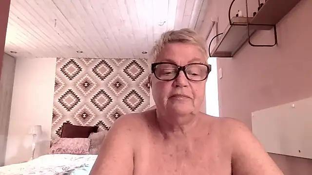 GrannyChrissy68 online show from February 28, 2026, 1:45 pm