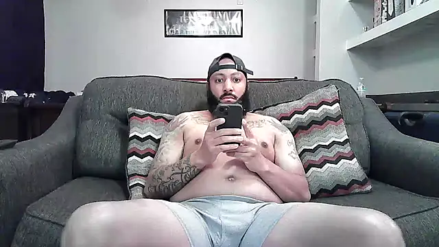 Snapshot of TrendSetter24 chatting on December 26, 2024, 4:43 am TrendSetter24 online show from December 26, 2024, 4:43 am