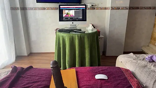 Snapshot of pinkgirls18 chatting on December 22, 2024, 9:22 am pinkgirls18 online show from December 22, 2024, 9:22 am