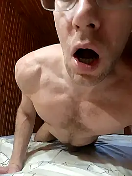 yatshen online show from December 3, 2025, 9:51 am