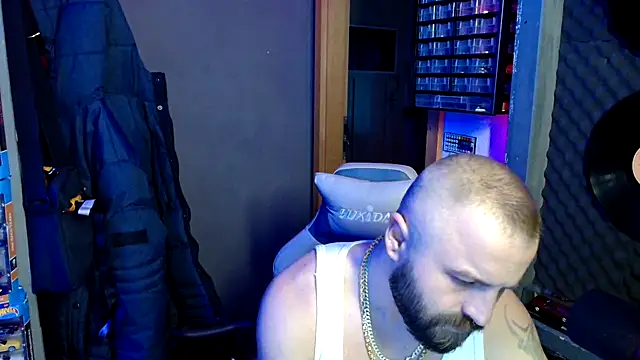 maik808888 online show from March 3, 2026, 2:34 pm