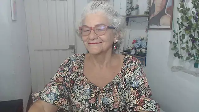 FunnyGrandma online show from September 18, 2025, 1:40 am