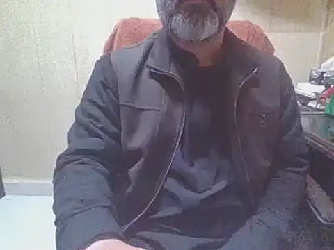 hairymaster95 online show from February 3, 2026, 4:43 am