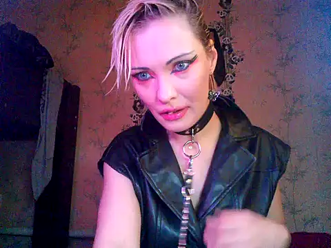 WildMissNiks online show from November 14, 2025, 8:46 am
